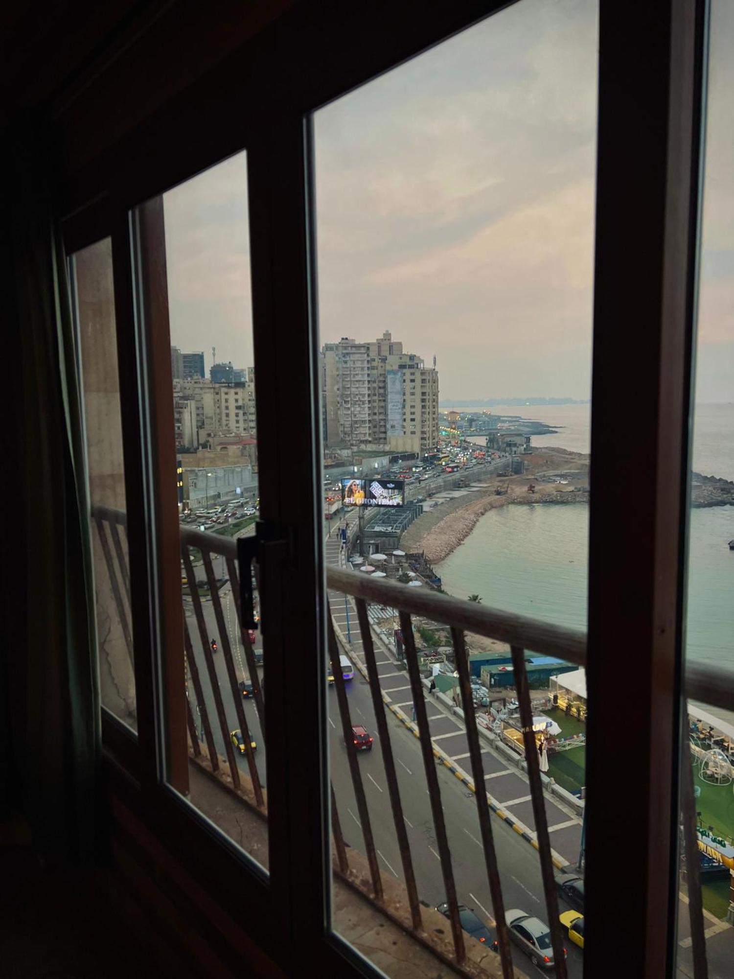 Sea View *